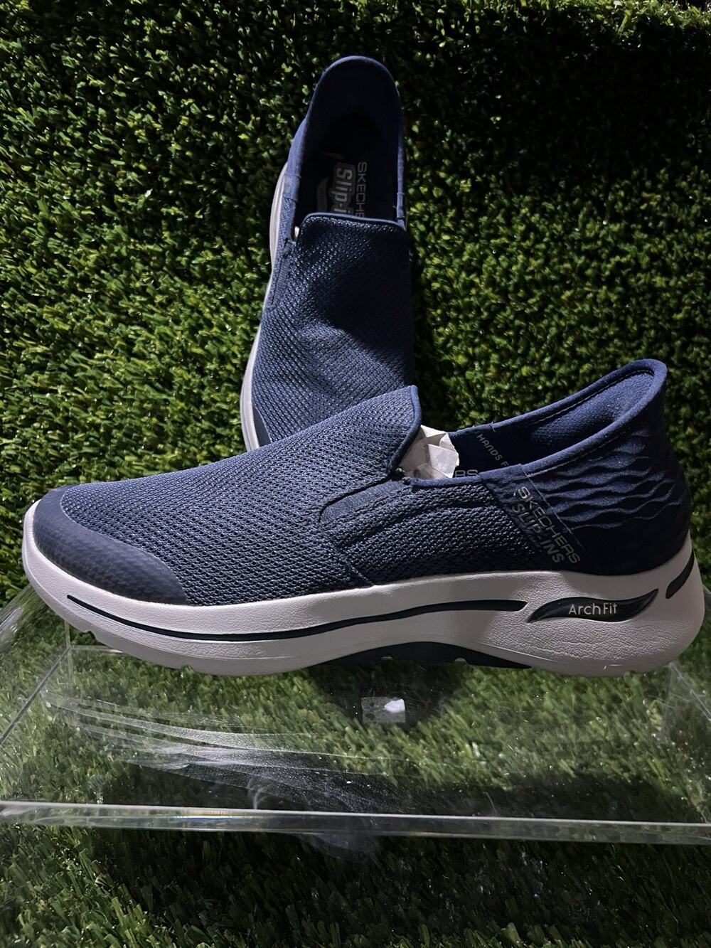 Navy Men’s Skechers GO WALK Arch Fit Hands Free Slip Ins Size 8.5